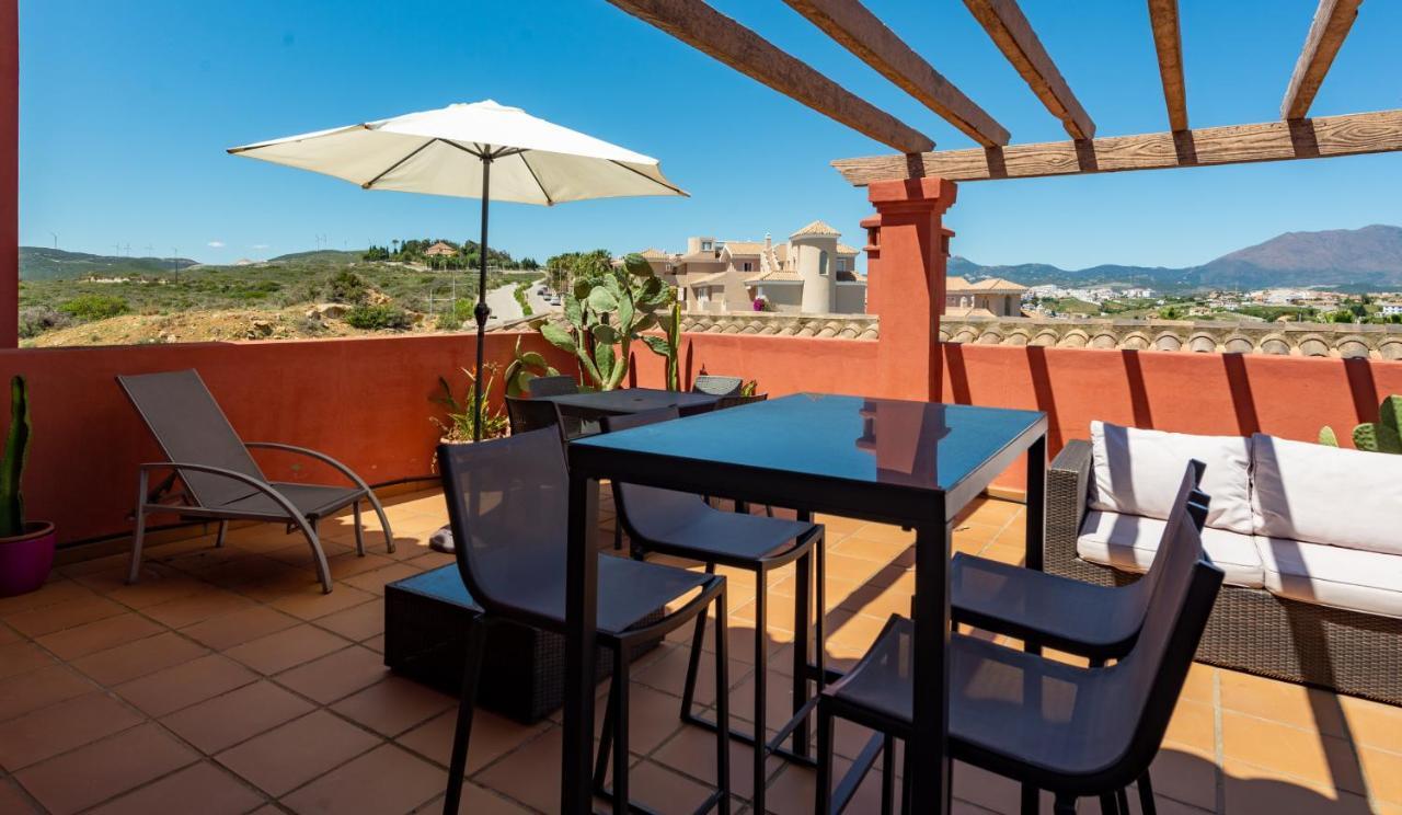 Colinas El Hacho 2320 Sea View Apartment Manilva Bagian luar foto