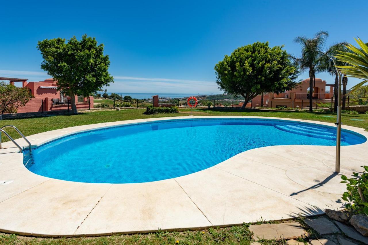 Colinas El Hacho 2320 Sea View Apartment Manilva Bagian luar foto
